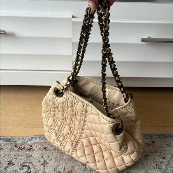 Carolina Herrera Vintage Chain Shoulder Bag - Picture 2 of 7